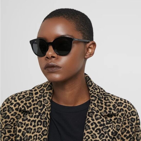 (Last call) EUC Prada PR 02XS HERITAGE Sunglasses with case and box - Picture 1 of 15
